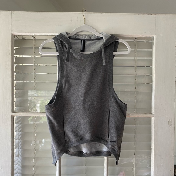 Crop sleeveless work out sweatshirt - Picture 1 of 5